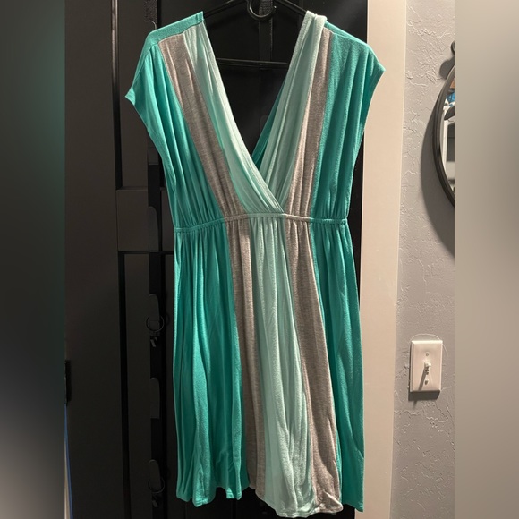 Short Sleeve Knit Deess - Picture 1 of 2